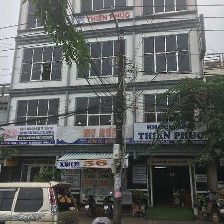 ホテル Khach San Thien Phuc Cà Mau エクステリア 写真