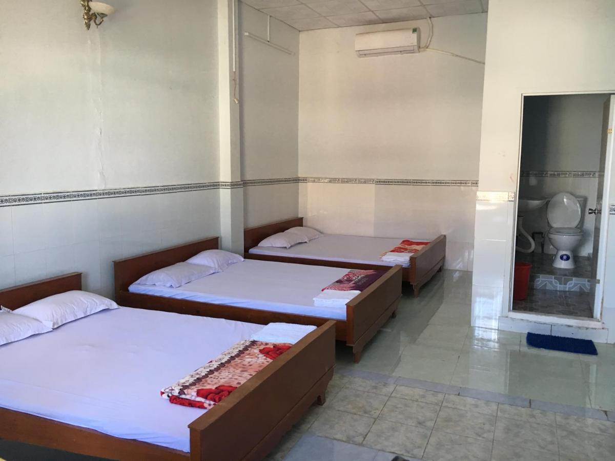 ホテル Khach San Thien Phuc Cà Mau エクステリア 写真